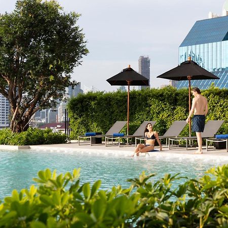 Hotel Ascott Embassy Sathorn Bangkok Exteriér fotografie The swimming pool at the hotel