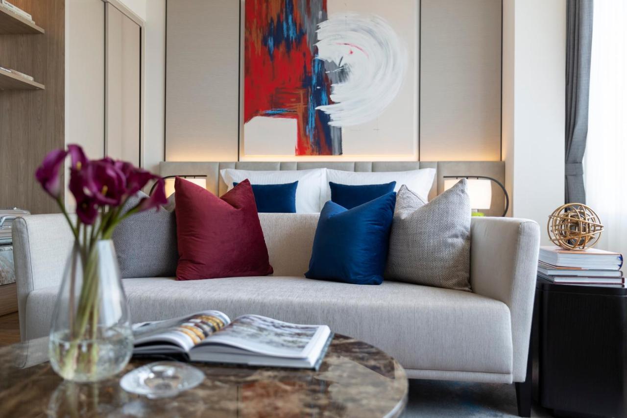 Hotel Ascott Embassy Sathorn Bangkok Exteriér fotografie A living room at The Hari